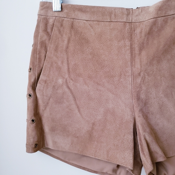 Willow and Clay Tan Leather Shorts - Picture 3 of 10